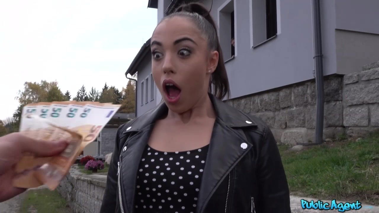 Kinky latina Anastasia Brokelyn gets pounded outdoors