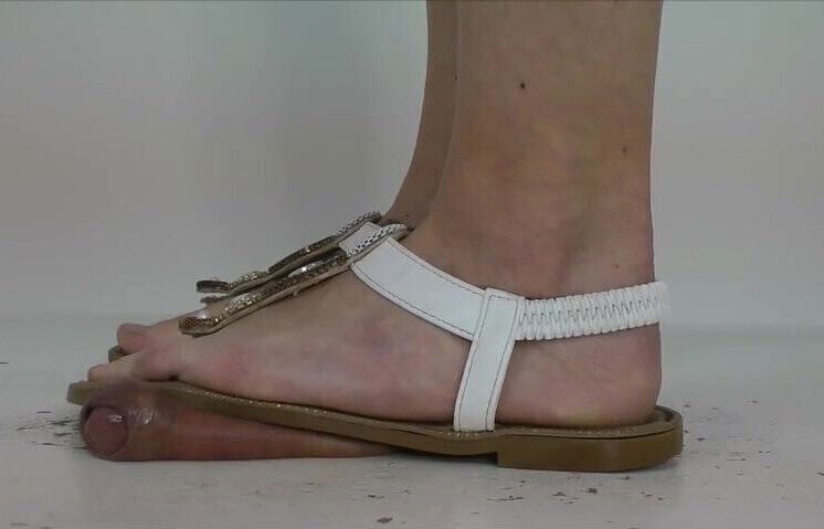 Heel Heidis Side-Cockcrush with Sandals Footjob