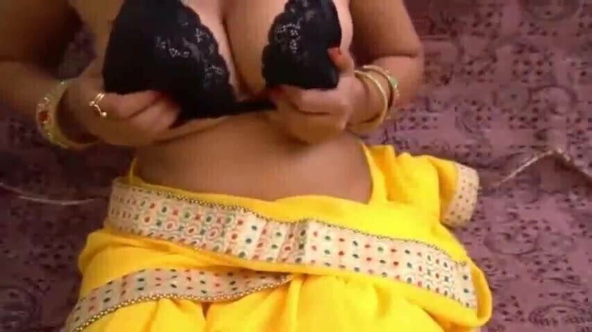 Swati babhi huge boobs indian aunty