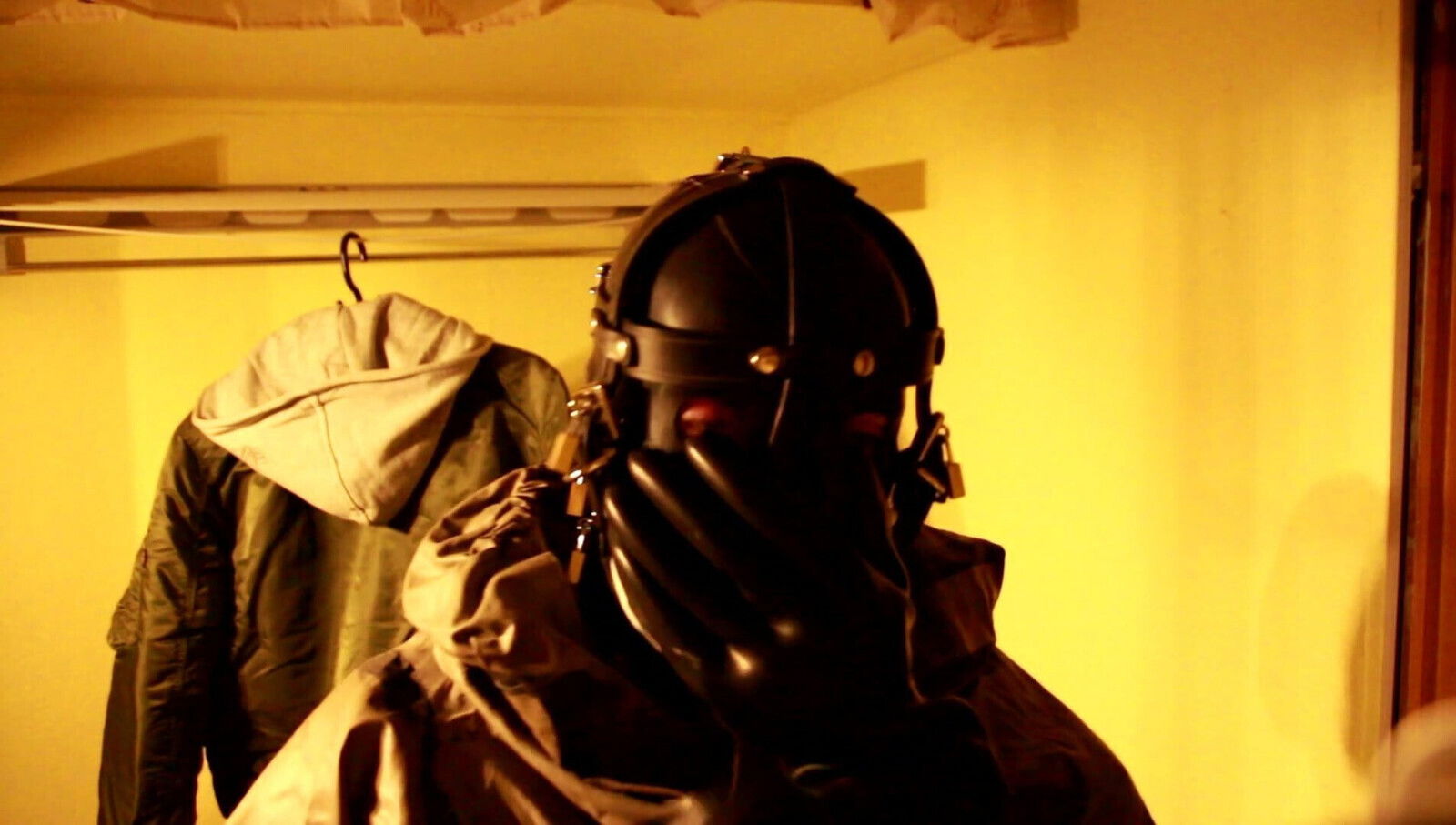 First muzzle. Then locked. Only just nice mmmmpff!