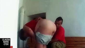 Castigando gorda meti&eacute_ndole cachetes culo foll&aacute_ndola despu&eacute_s