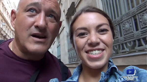 Tiffany partage bite mari avec Kinski