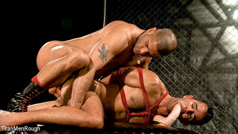 Filthy Fuckers: Pretty Boy Leo Alarcon Takes Tony Buff's Cock Twice - KinkMen