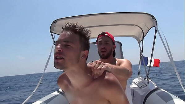 Bande annonce Baise puissante d'_un petit serr&eacute_ imberbe bite d'_un marin dominant |&nbsp_Gaysight.com