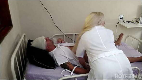 Enfermeira fode paciente hospital cl&iacute_nicas