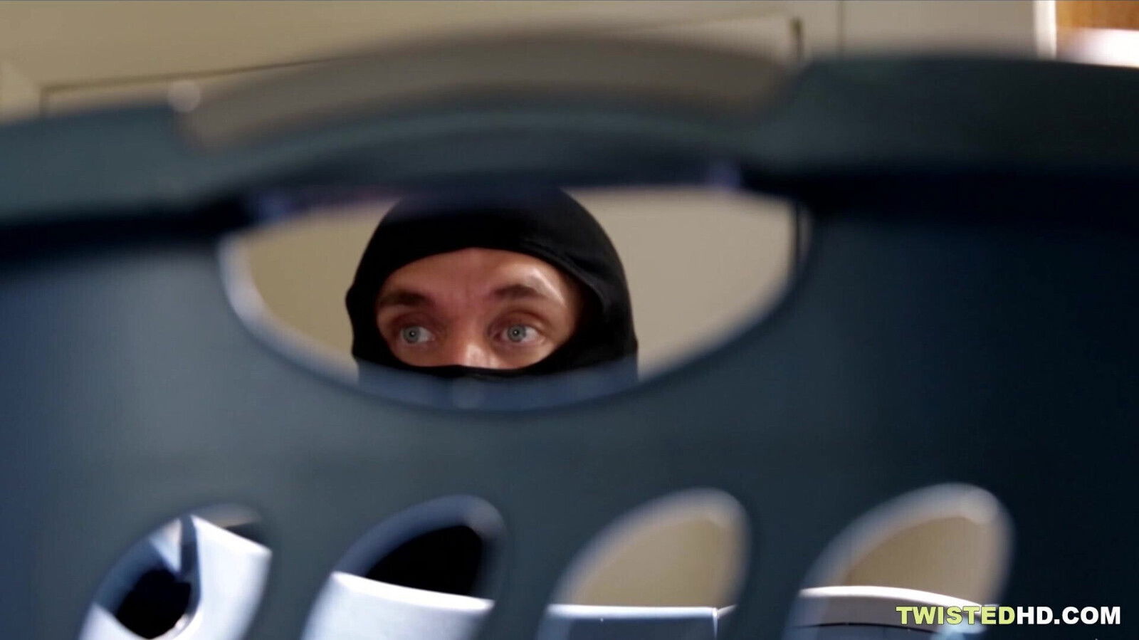 needs dick fire, weapon