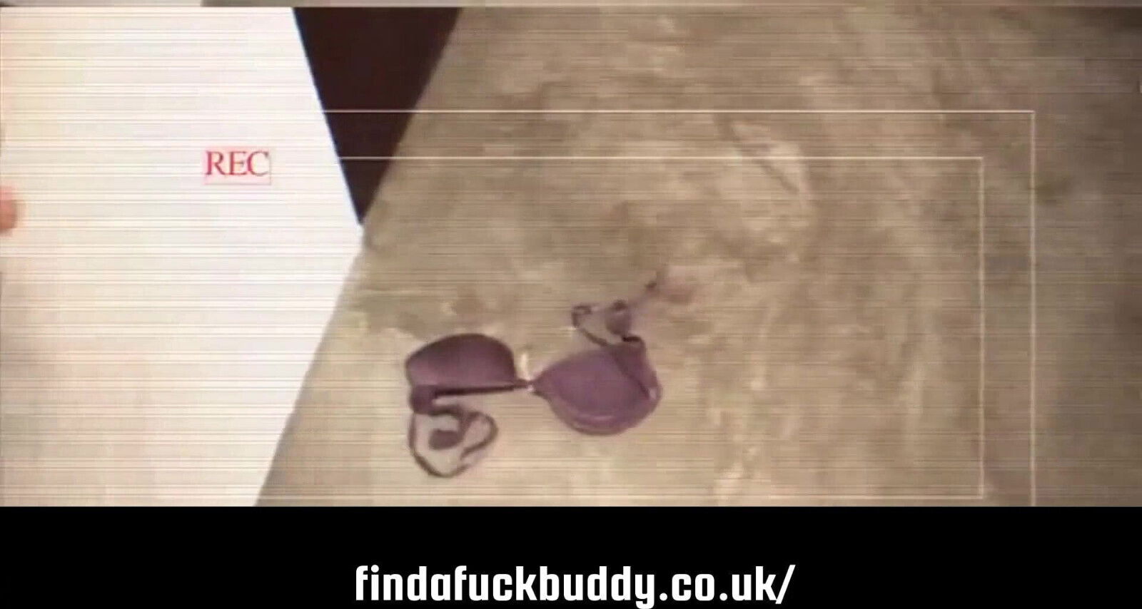 Showing girlfriends beautiful body