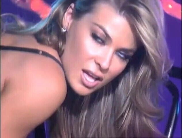 Christina Applegate, Carmen Electra Maxim Pussycat Dolls