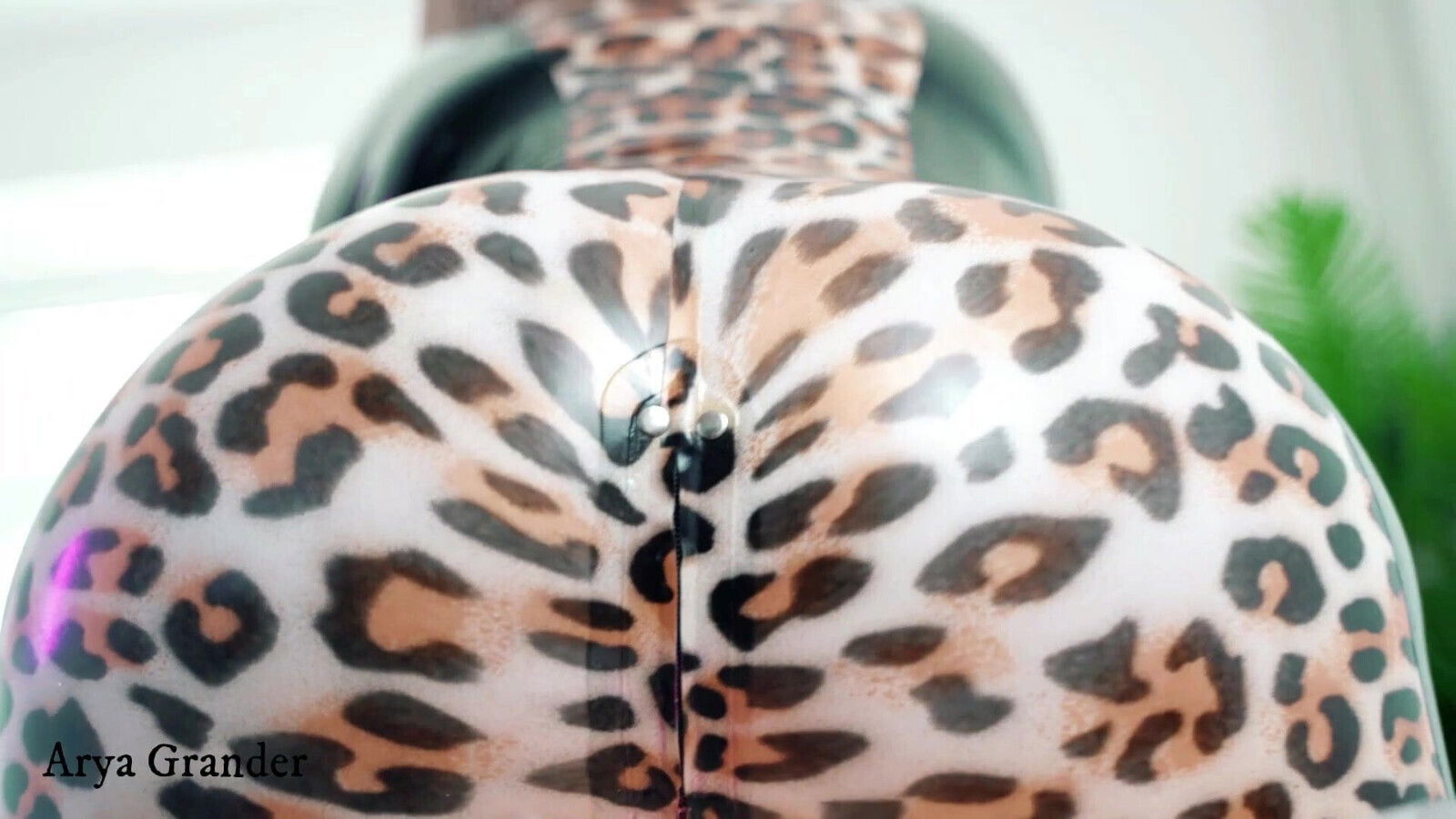 facesitting latex rubber desires