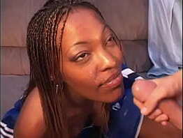 Stunning ebony slut blue skirt loves playing white dick outdoor