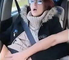 teen niece driving uncle crazy with pussy. seats