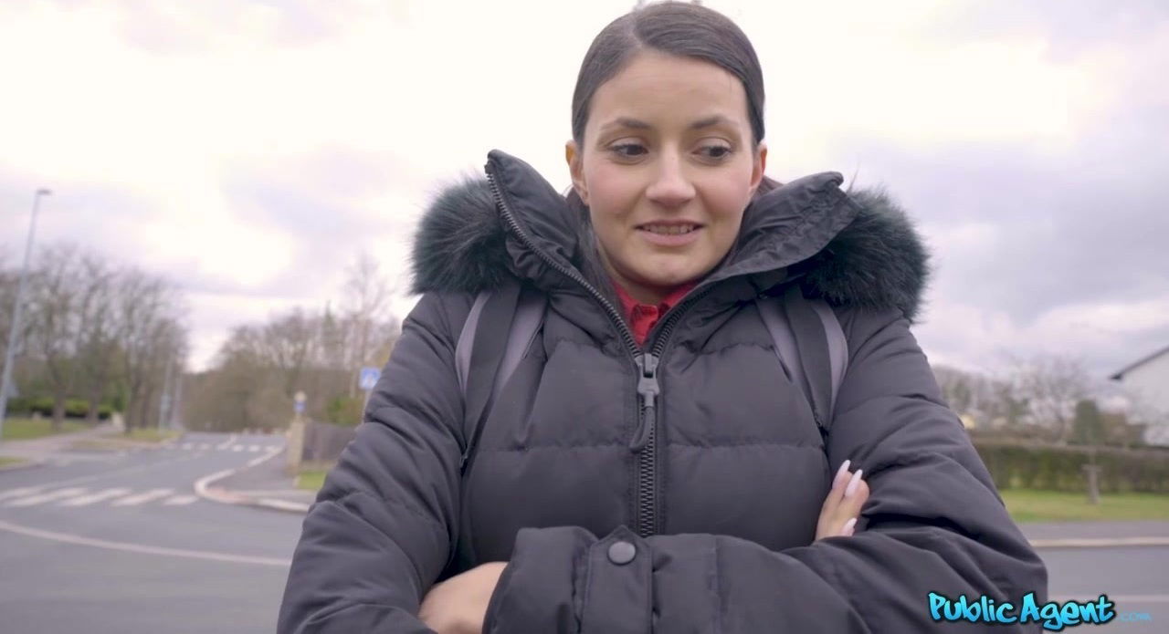 Slender minx Tiny Tina gets copulated laundry room