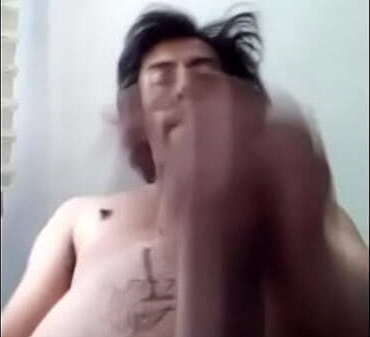 Eduardo Rodr&iacute_guez hace tributo hasta terminar