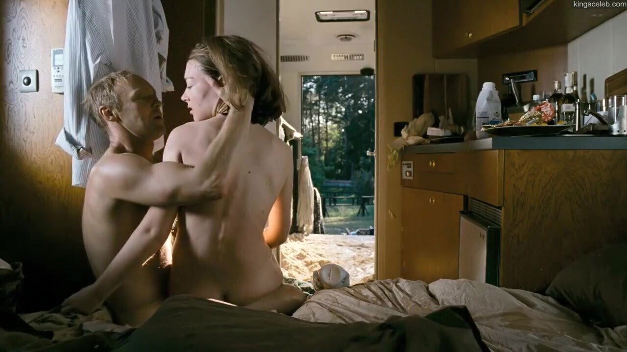 Justine Waddell, Daniela Stoyanovich & Nina Loshchinina - Mishen (2011)