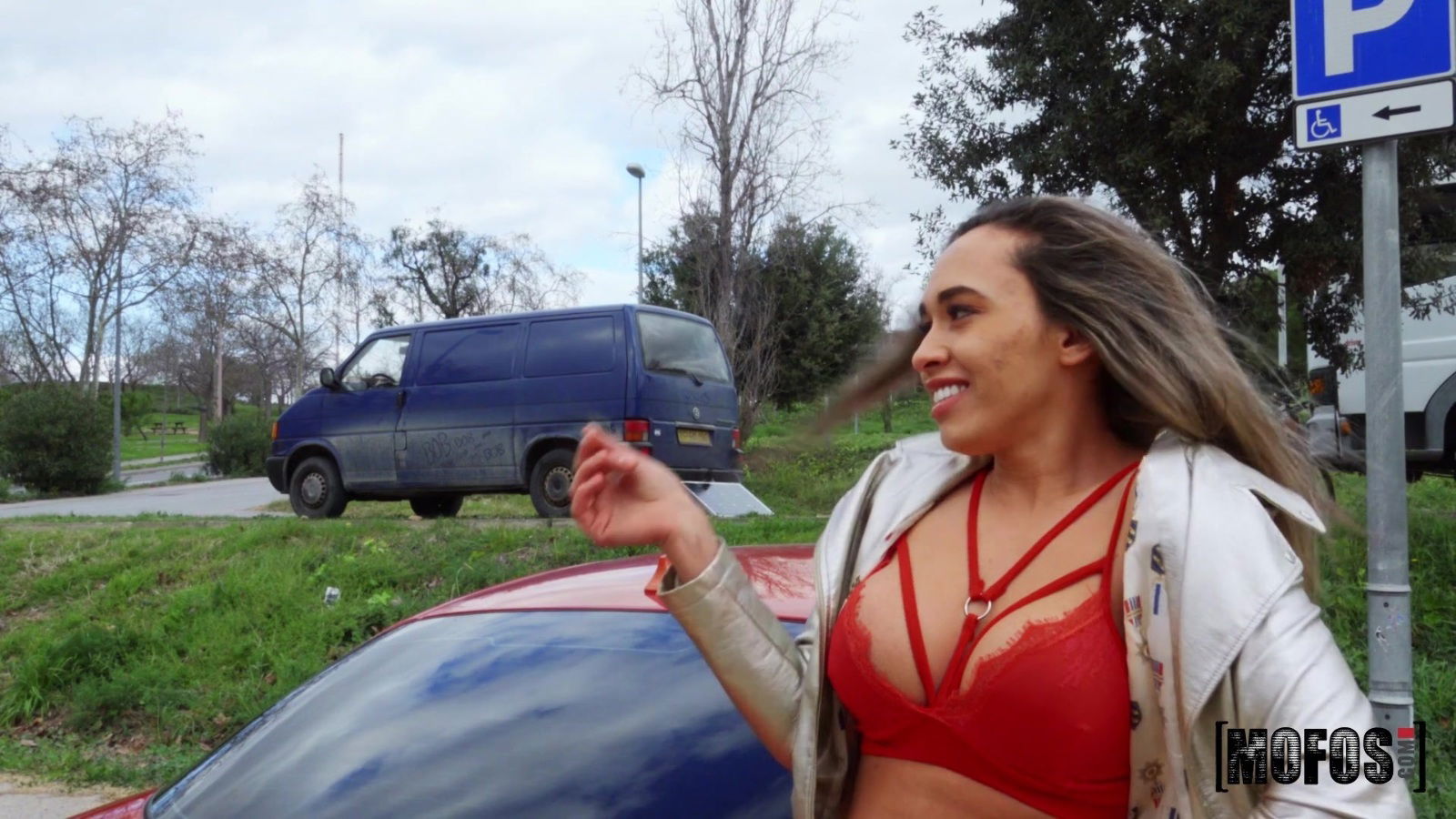 Provocative Latina Briana Banderas gets fucked outdoors