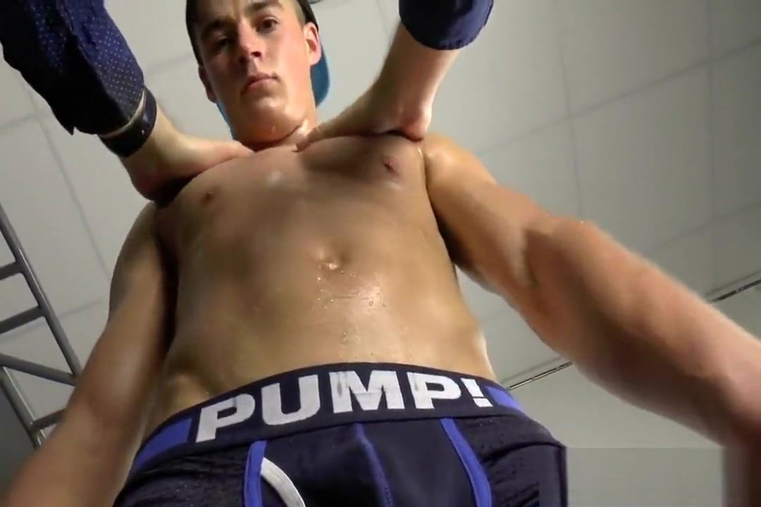 Kent Mills muscle worship