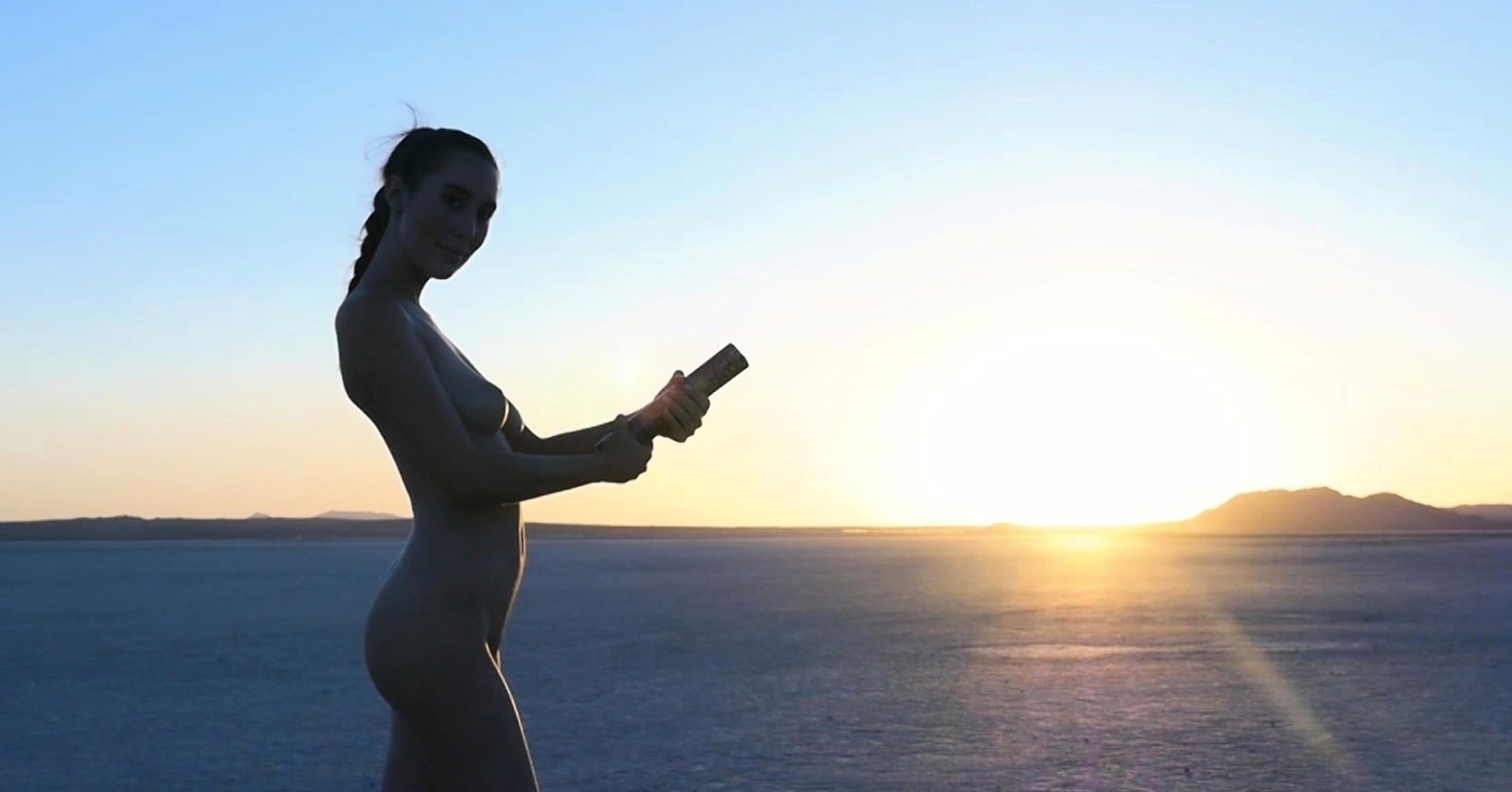 natural teen Willa Prescott