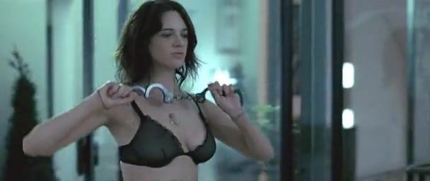 Asia Argento in Boarding Gate (2007)