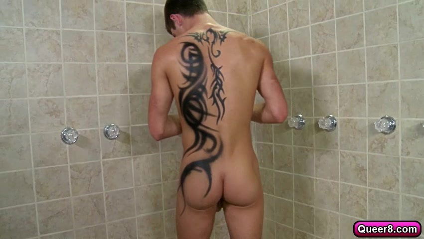 Andrew Stark and JD Phoenix fuck and had a great sex while having body painting.