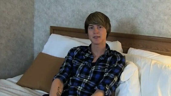 Nude Florida home, Elijah White