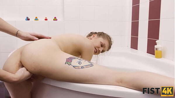 FIST4K. Colleen knows business plays along with fisting