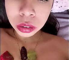 Ni&ntilde_a adolecescente se masturba