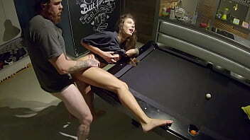 Deixando buceta novinha cheia porra cima mesa sinuca @anarothbardreal