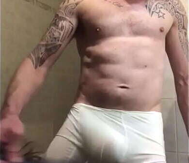 S&eacute_ance ballbusting