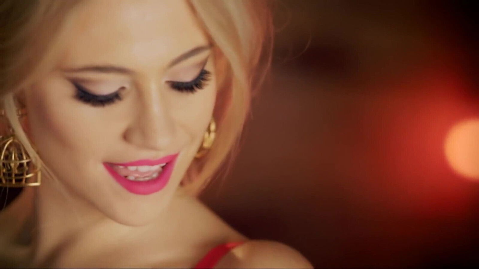 Pixie Lott Nasty (Behind Scenes)