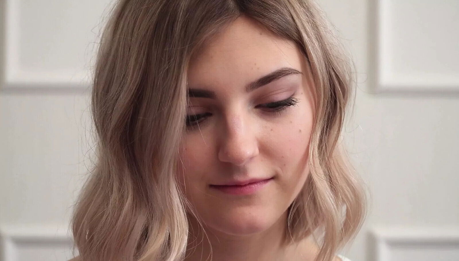 Busty blonde virgin Tieny Mieny loses virginity