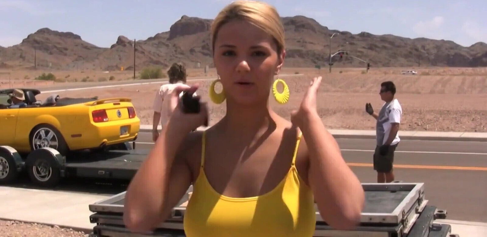 Ashlynn Brooke's Cameo Piranha (2010)