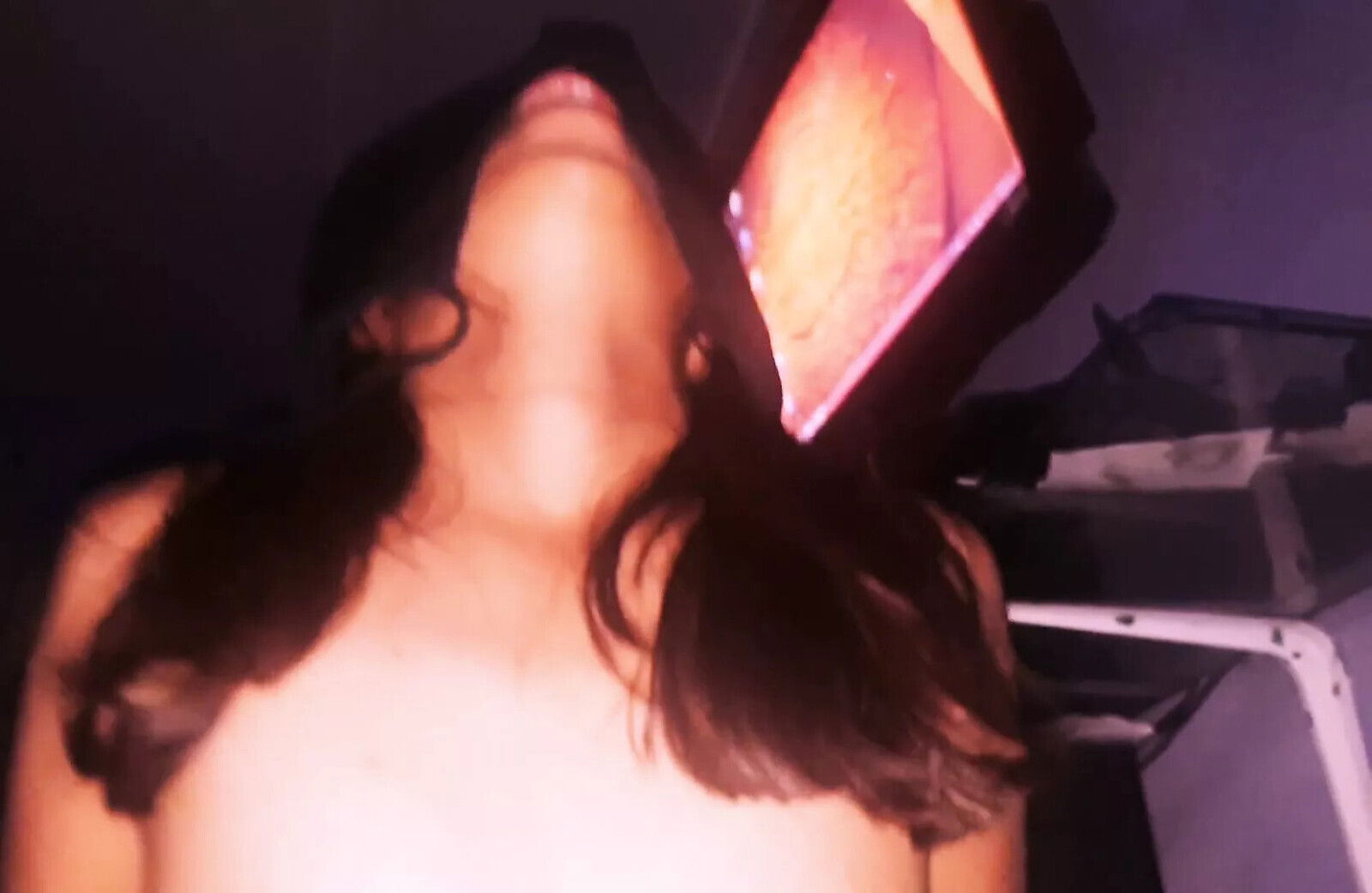 Ella monta gime rico encanta verga