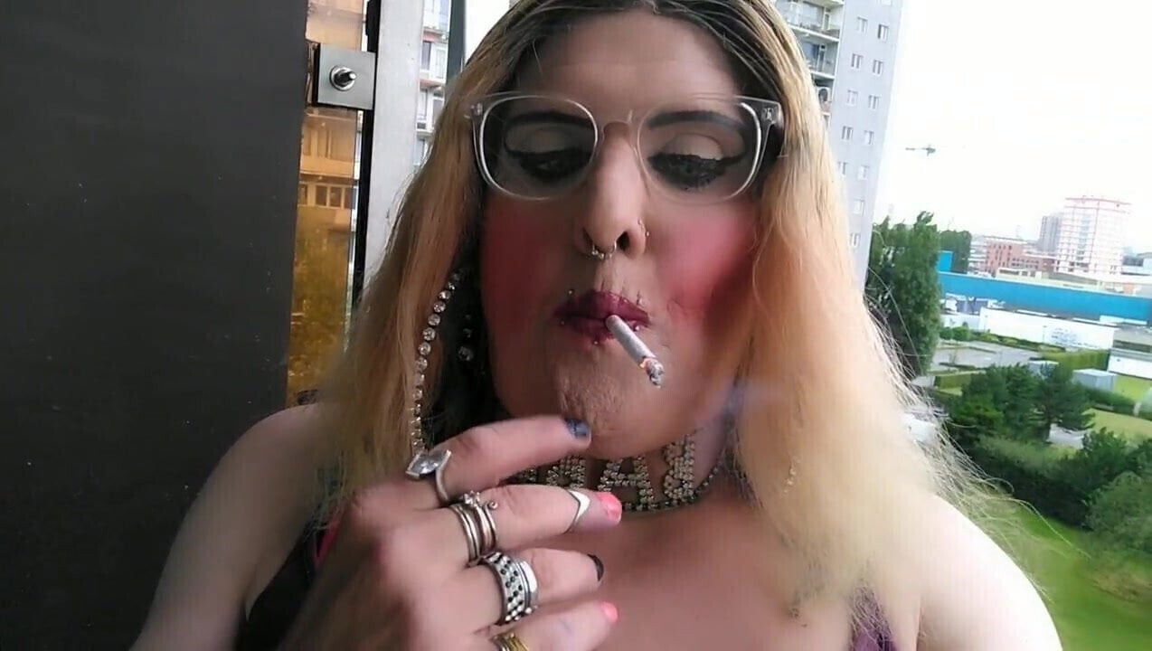 Stefanie sexy smoking fetish