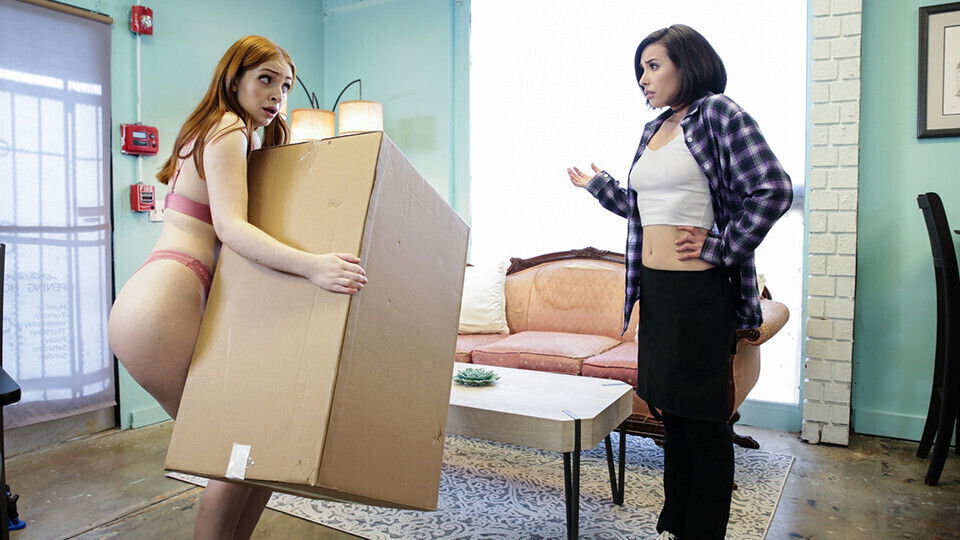 Super lesbian barista helps poor locked girl