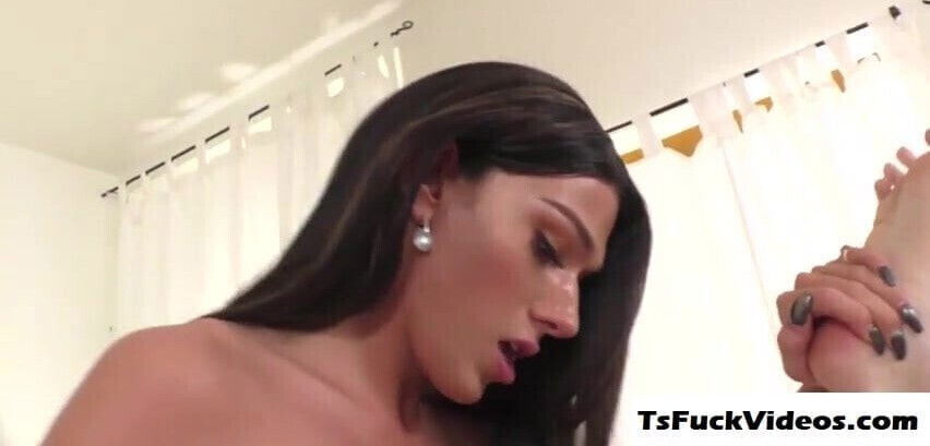 Busty tranny Aspen Brooks hammered Chad