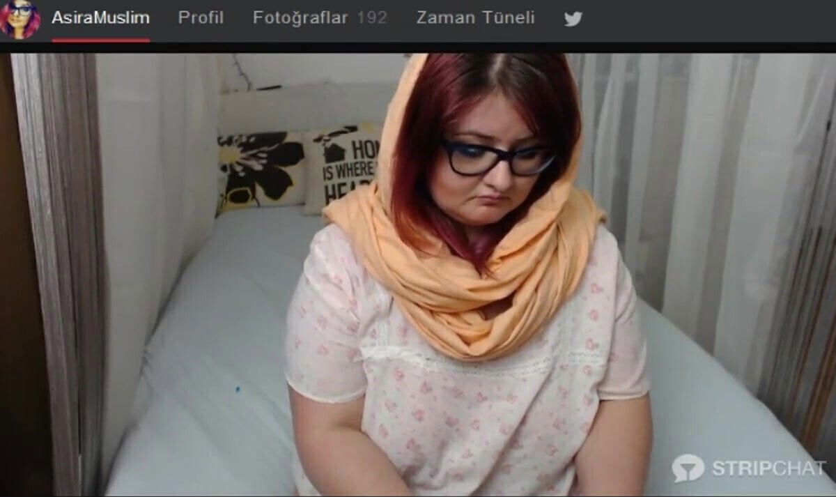 TURKISH WOMAN DOES WEBCAM SHOW