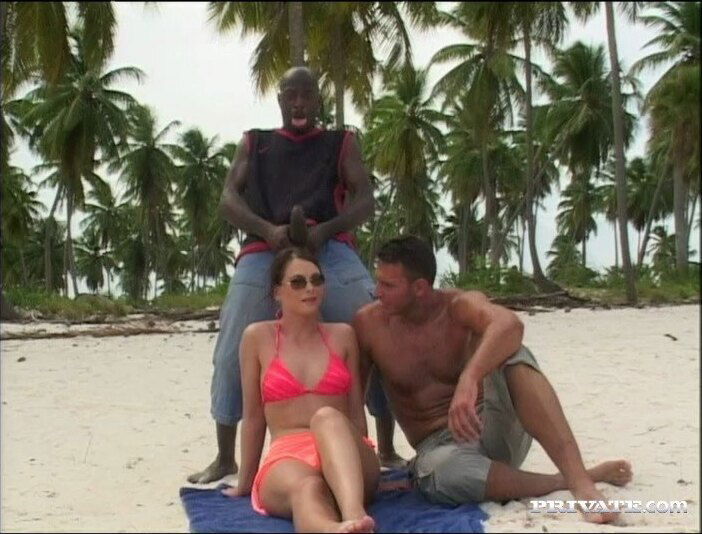 Hardcore outdoors interracial double penetration with Jessica Fiorentino