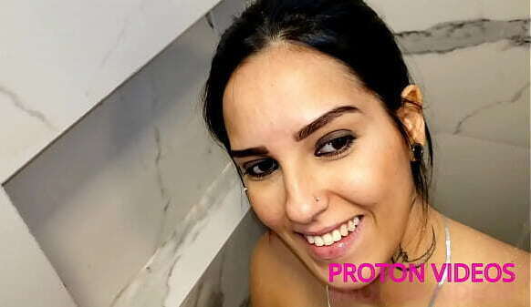 Backstage shower with pregnant Alicia Weller