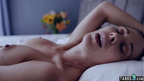 Neglected MILF housewife Cherie Ville masturbating quarantine