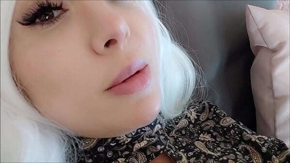 awkward deep comes from aunt'_s beautiful mouth