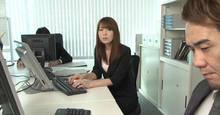 Messy fucking office with seductive secretary Ichika Kamihata