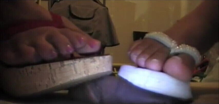 Ebony Crushing Under Heels-Wedge sandals crush