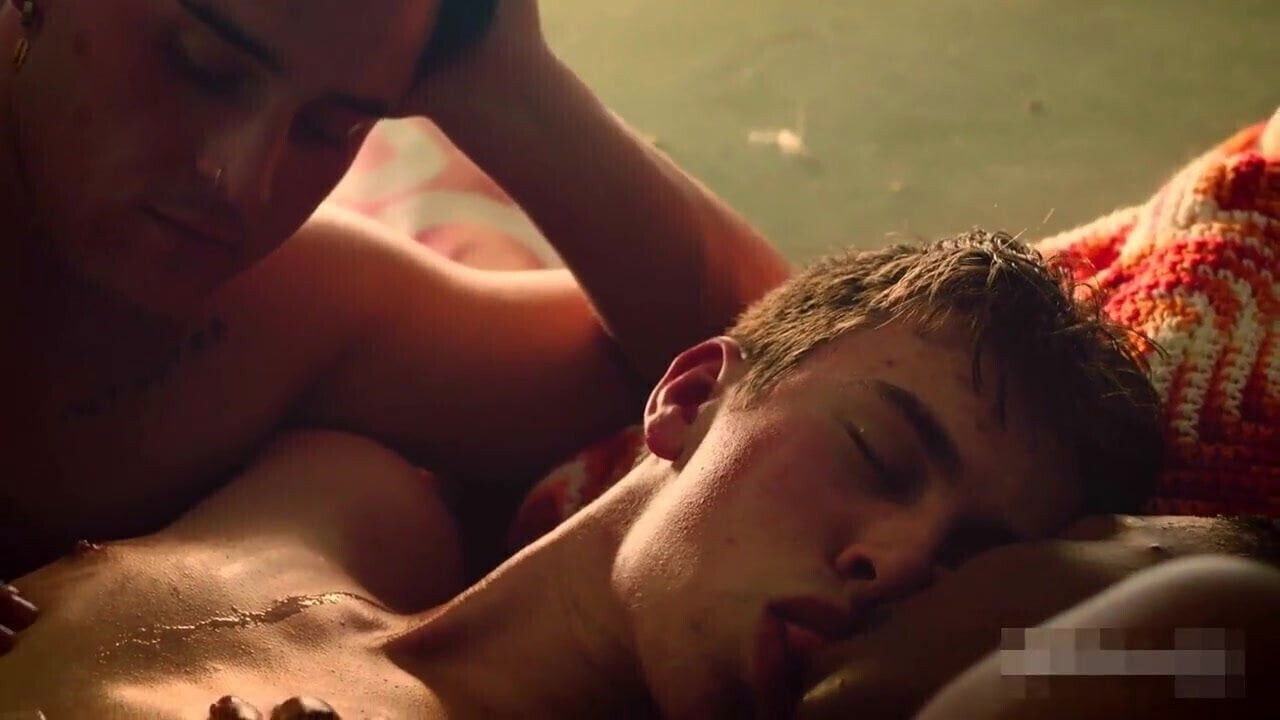 twink fucked threesome