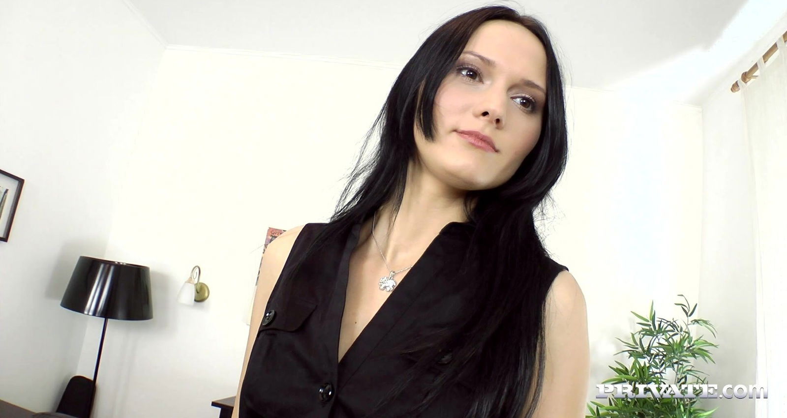 Closeup amateur video with natural boobs Valentina Cross