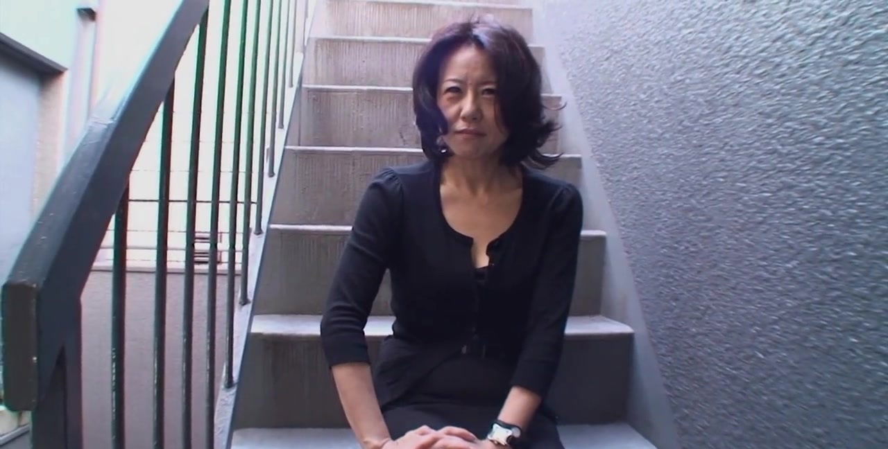 Amateur Japanese mature Junko Sakashita moans during fucking