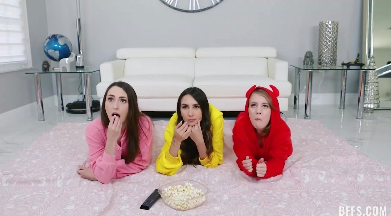 Dakota Burns, Dani Damzel, Natalia Nix - Teen Step Sister And Girlfriend Fucked And Creampied By Brother