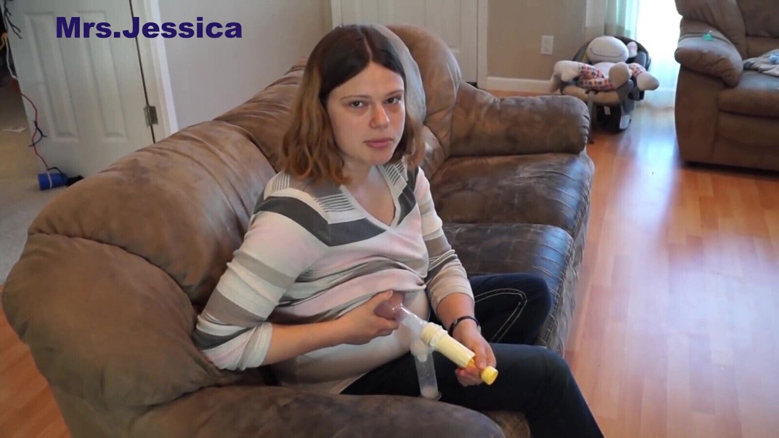 Mrs. Jessica gets boobs pumped