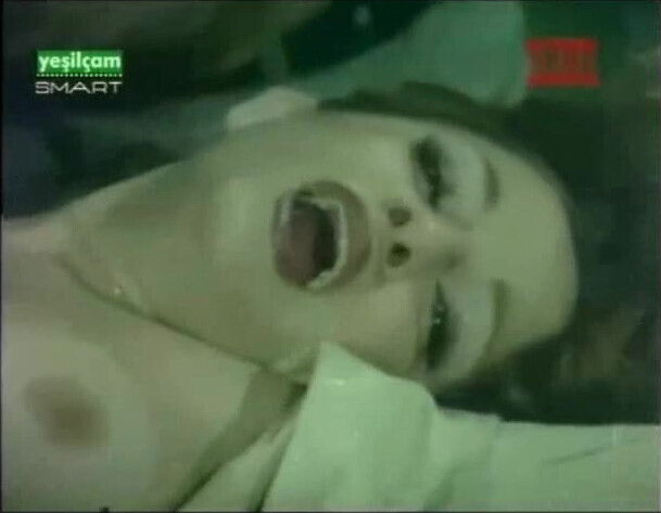 AMCIK KADINLAR ORUSPU GIBI SIKIS ORGAZM TURKISH VINTAGE