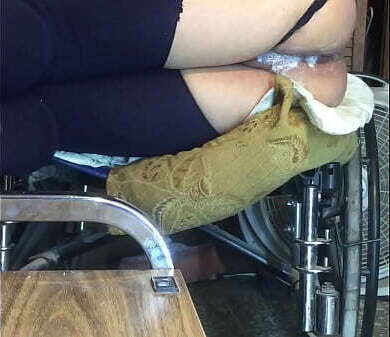 bialkita esta metiendose dedos dildo porel culo poder contener ganas meterse buen pedaso gordo duro verga