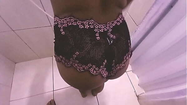 COMENU ESPOSA DONU BANHEIRO